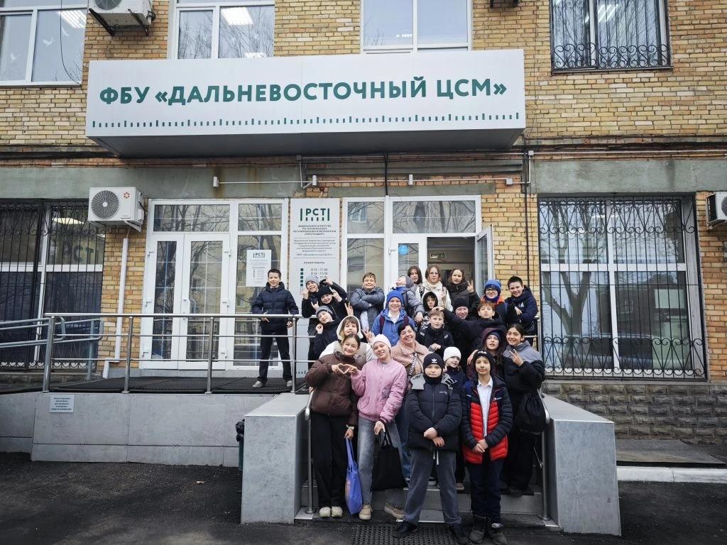 Ученики метрологического класса школы № 32 г Владивостока побывали в ФБУ "Дальневосточный ЦСМ"