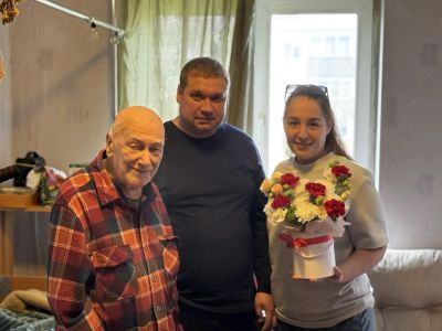 Коллектив Сахалинского филиала ФБУ "Дальневосточный ЦСМ" поздравили сотрудника – ветерана Великой Отечественной Войны – Браславского Леонтия Иоелевича