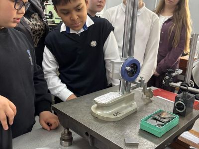 Ученики 5-го класса посетили ФБУ "Дальневосточный ЦСМ"