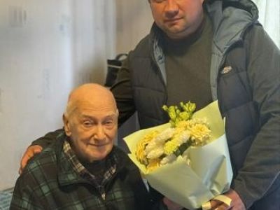 Коллектив Сахалинского филиала ФБУ "Дальневосточный ЦСМ" поздравил сотрудника -  ветерана Великой Отечественной войны - Браславского Леонтия Иоелевича со 101-летием