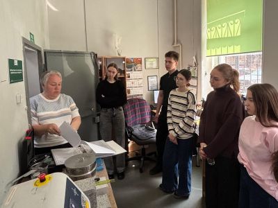 Студенты второго курса Дальневосточного федерального университета обучающиеся по специальности "Техносферная безопасность", посетили ФБУ "Дальневосточный ЦСМ"